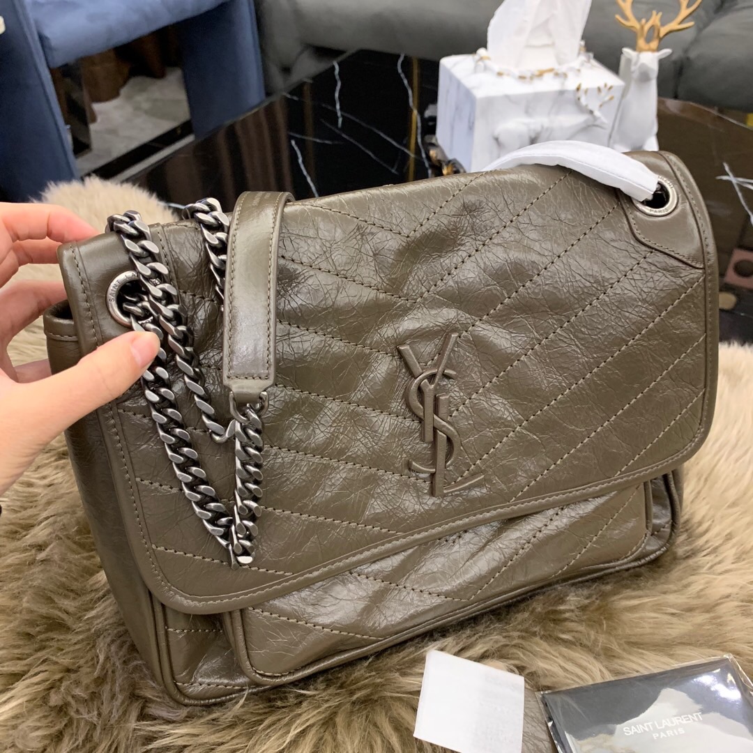 YSL 圣罗兰 UOTOWN_迷你信封包_最经典的标志性金属Logo 百分百正品原厂牛皮 – 圣罗兰官网 – YSL包包 ( 工厂店