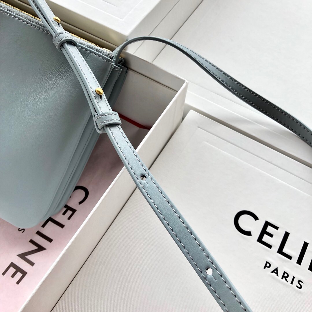 【Céline 三層包】Celine Trio三層包一推出就出現眾明星爭著搶背包身採用進口原版牛皮製造，柔韌性與細節處理非常到位可拆卸眾多顏色 ...