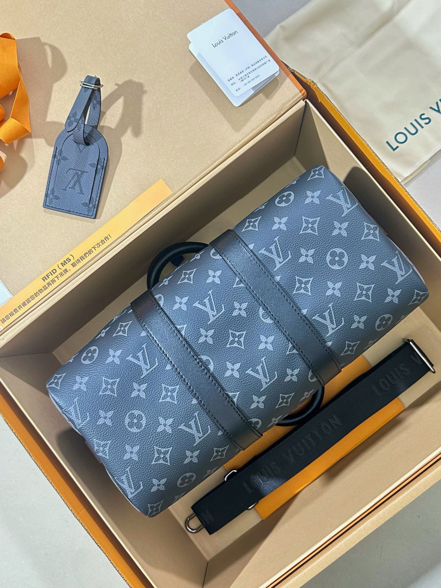 阿布紮比 Abu Dhabi LOUIS VUITTON KEEPALL BANDOULIÈRE 35手袋 M46655