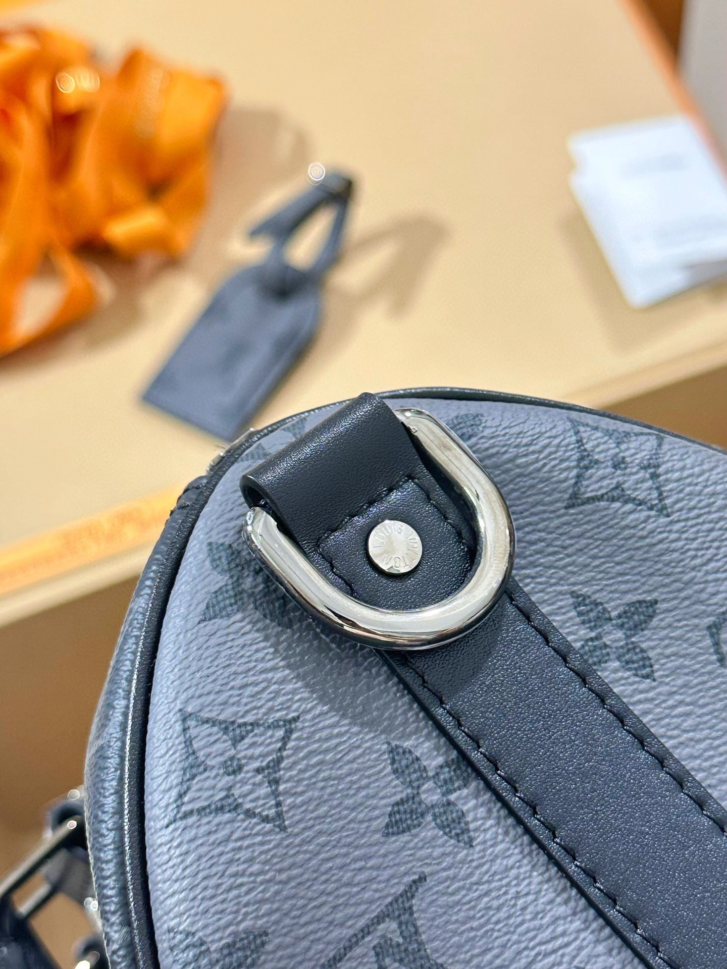 阿布紮比 Abu Dhabi LOUIS VUITTON KEEPALL BANDOULIÈRE 35手袋 M46655